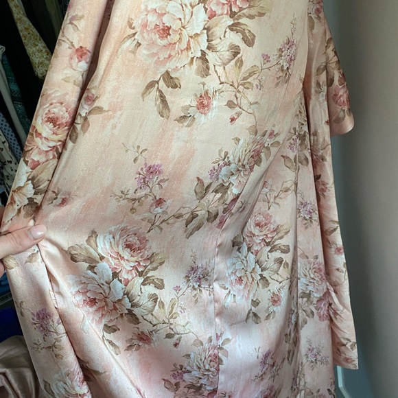 NWT V. Chapman June Printed Corset Front-Slit Satin Gown - Picture 10 of 10